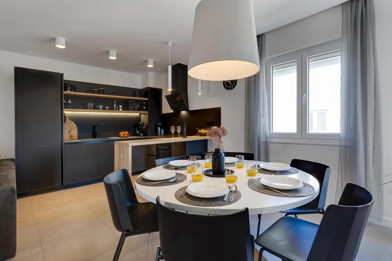 Apartment By The Sea Posedarje Croácia