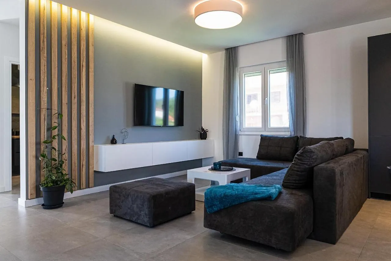 Apartment By The Sea Posedarje