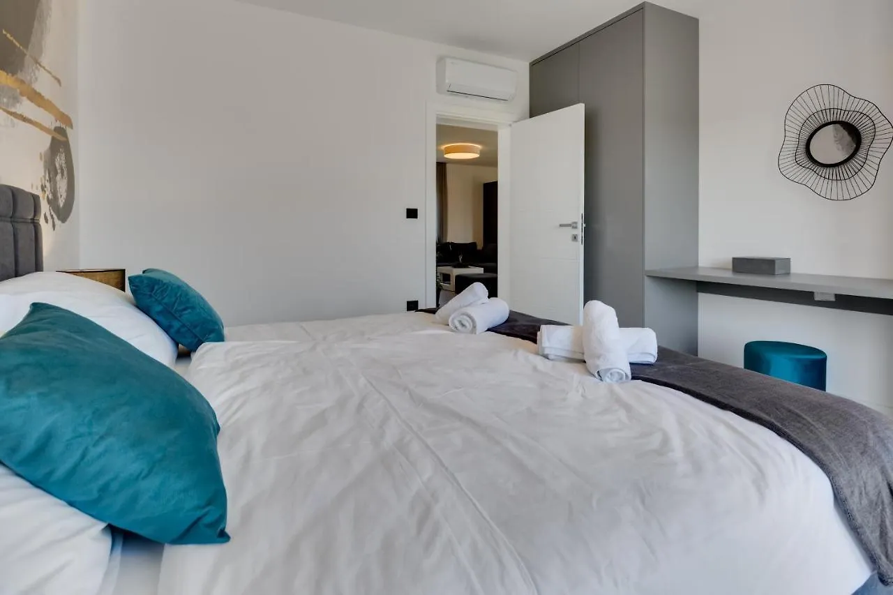 Apartment By The Sea Posedarje