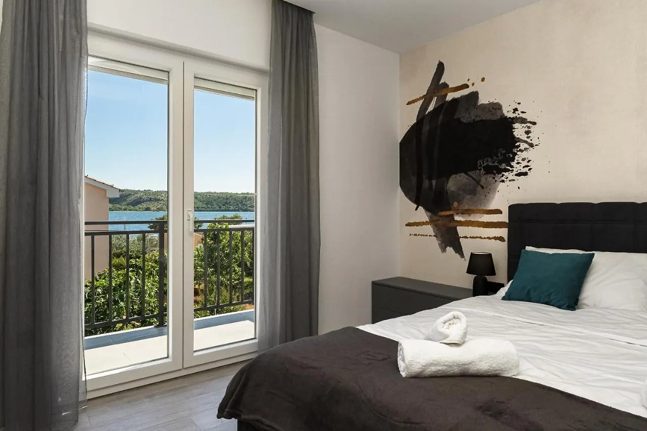 Apartment By The Sea Posedarje